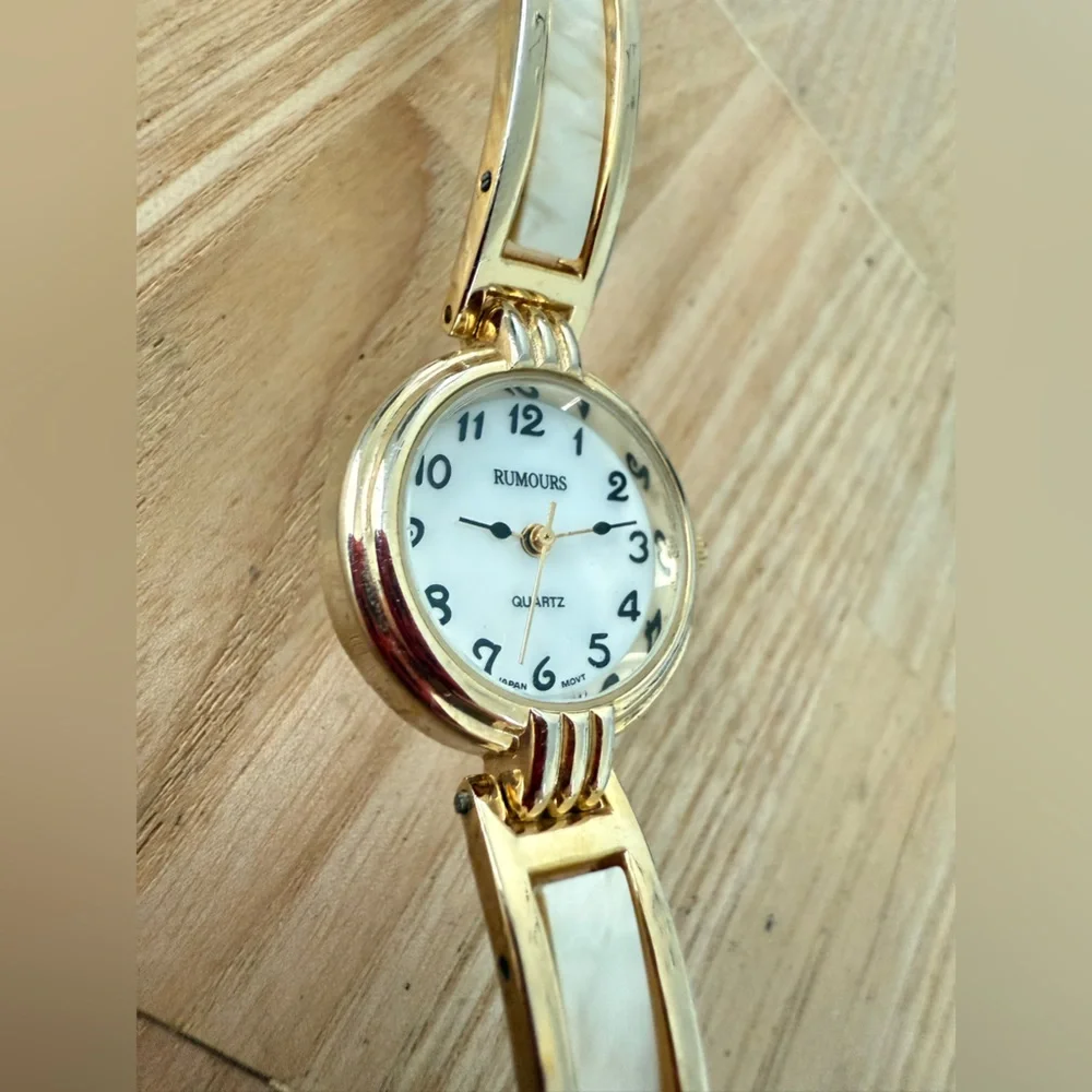 Rumours ladies gold tone watch NEW BATTERY
